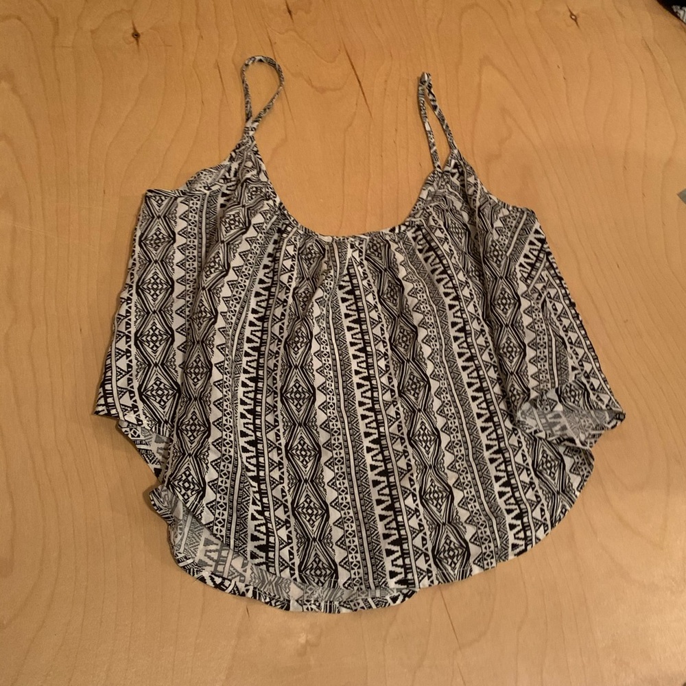 Rue21 Geometric Print Crop Top (NWT, Size M)